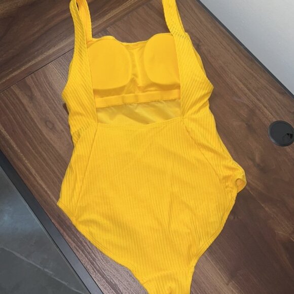 Profile by Gottex NWT Women's Ribbed Button One-Piece Swimsuit, Size 44 (14) - Picture 3 of 5